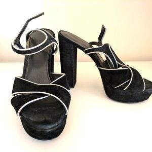 Elegant Michael Kors Lexie Platform DESIGNER Sandals Black Suede Silver Trim